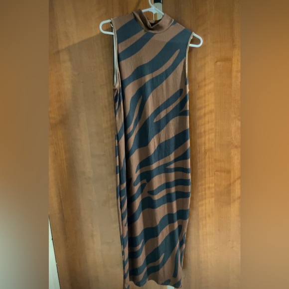 Tiger Print Mock Neck Midi Dress - Picture 8 of 10